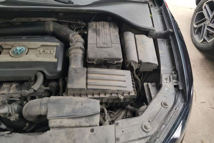 Used Volkswagen Passat 2014 1.8TSI DSG Prestige Edition Engine Bay Left