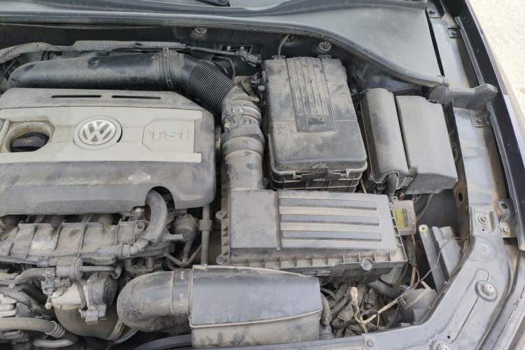 Used Volkswagen Passat 2014 1.8TSI DSG Prestige Edition Engine Bay Left