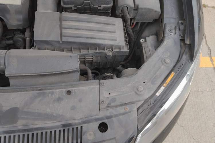 Used Volkswagen Passat 2014 1.8TSI DSG Prestige Navigation Edition Engine Bay Left
