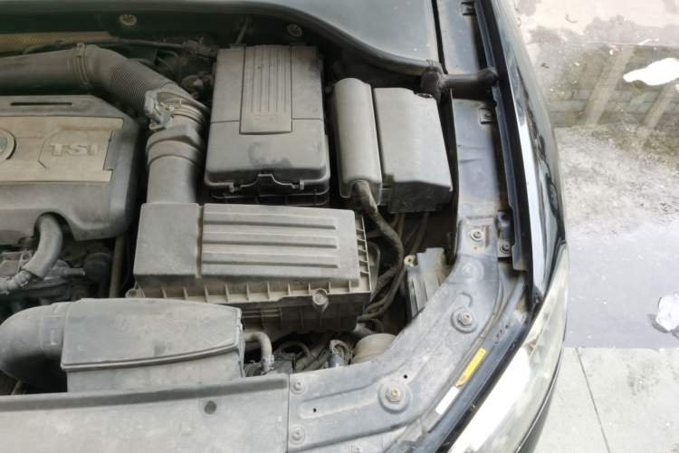 Used Volkswagen Passat 2014 2.0 TSI DSG Ultimate Edition Engine Bay Left