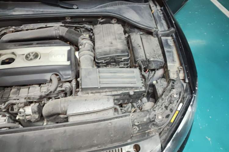 Used Volkswagen Passat 2014 1.8TSI DSG Prestige Edition Engine Bay Left