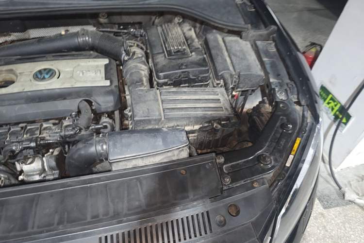 Used Volkswagen Passat 2014 2.0 TSI DSG Prestige Edition Engine Bay Left