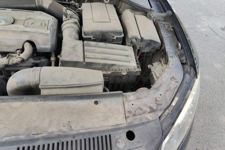 Used Volkswagen Passat 2014 1.8TSI DSG Prestige Edition Engine Bay Left