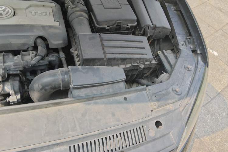 Used Volkswagen Passat 2014 1.8TSI Automatic Prestige Edition Engine Bay Left