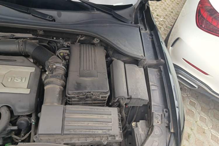 Used Volkswagen Passat 2014 1.8TSI DSG Prestige Edition Engine Bay Left