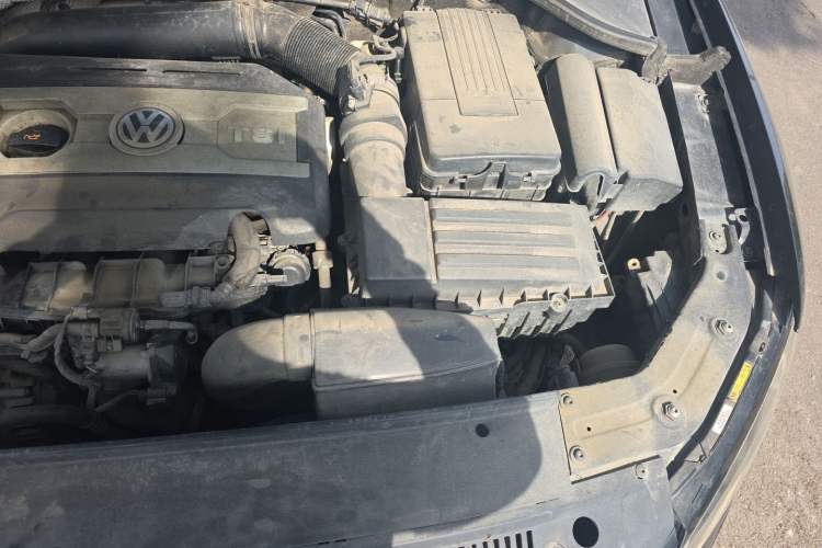 Used Volkswagen Passat 2014 1.8TSI DSG Prestige Edition Engine Bay Left