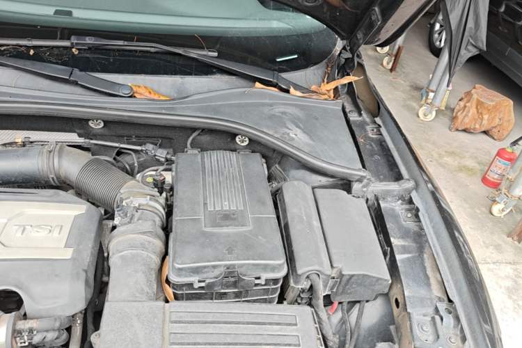 Used Volkswagen Passat 2014 2.0 TSI DSG Prestige Edition Engine Bay Left