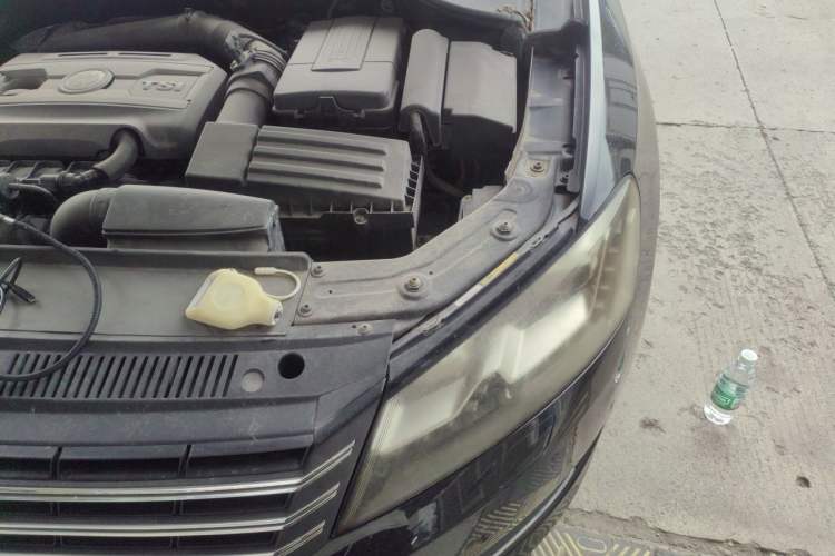 Used Volkswagen Passat 2014 1.8TSI DSG Prestige Edition Engine Bay Left