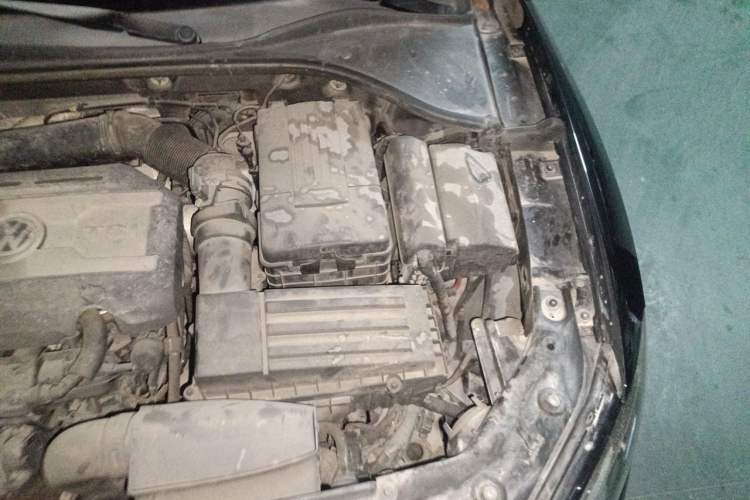 Used Volkswagen Passat 2014 1.8TSI DSG Prestige Edition Engine Bay Left