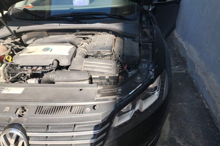 Used Volkswagen Passat 2014 1.8TSI DSG Ultimate Edition Engine Bay Left