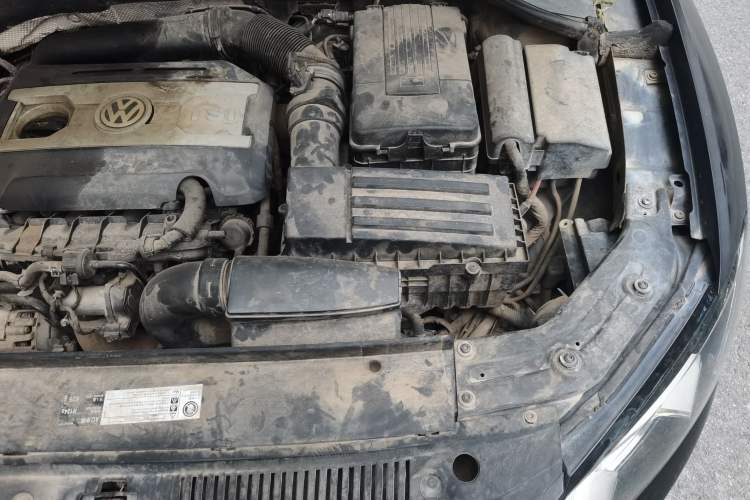 Used Volkswagen Passat 2014 1.8TSI DSG Prestige Navigation Edition Engine Bay Left