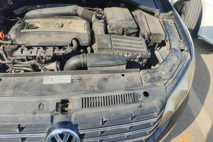 Used Volkswagen Passat 2014 1.8TSI DSG Prestige Edition Engine Bay Left