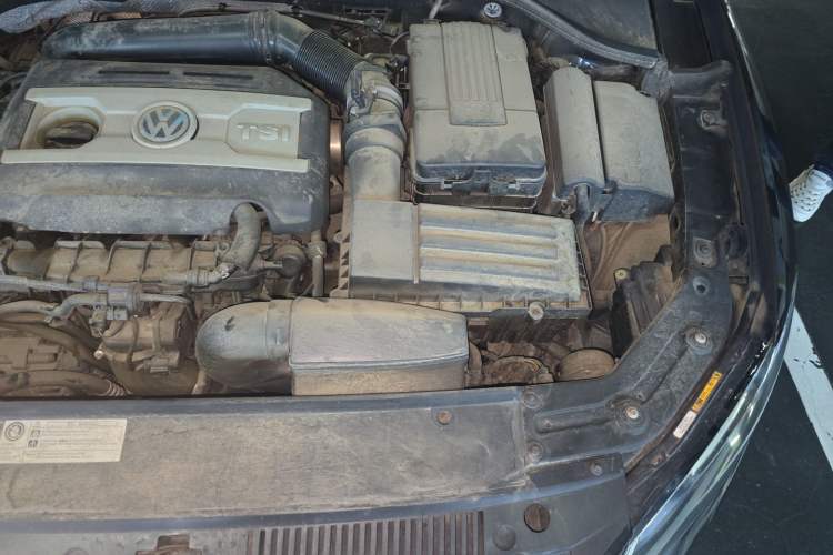 Used Volkswagen Passat 2014 1.8TSI DSG Prestige Edition Engine Bay Left