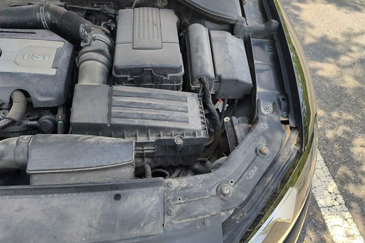 Used Volkswagen Passat 2014 1.8TSI DSG Prestige Edition Engine Bay Left