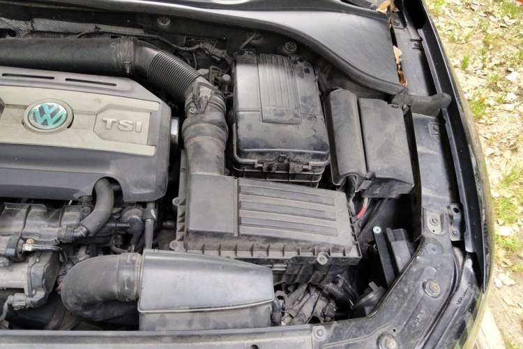 Used Volkswagen Passat 2014 1.8TSI DSG Prestige Edition Engine Bay Left
