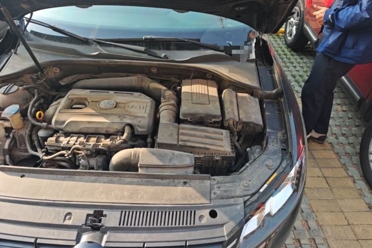 Used Volkswagen Passat 2014 1.8TSI DSG Prestige Edition Engine Bay Left