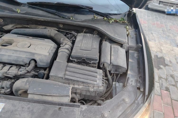 Used Volkswagen Passat 2014 1.8TSI DSG Prestige Edition Engine Bay Left