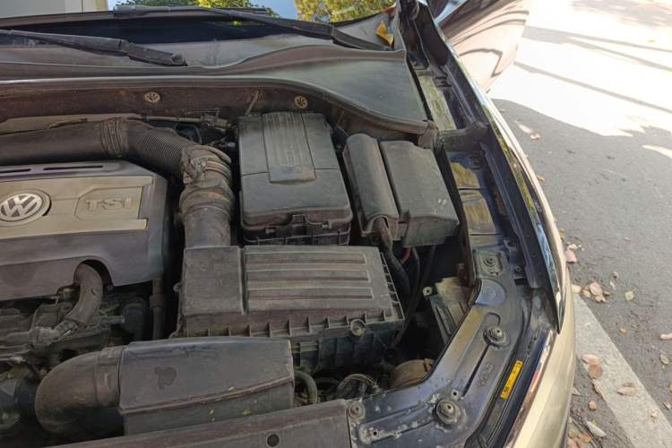 Used Volkswagen Passat 2014 1.8TSI DSG Prestige Edition Engine Bay Left