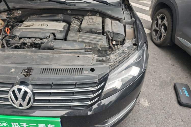Used Volkswagen Passat 2014 1.8TSI DSG Prestige Edition Engine Bay Left