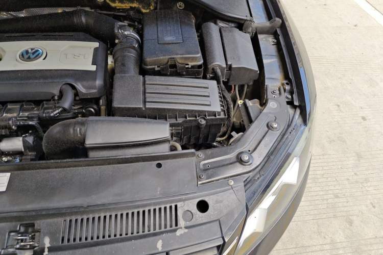 Used Volkswagen Passat 2014 1.8TSI DSG Prestige Edition Engine Bay Left