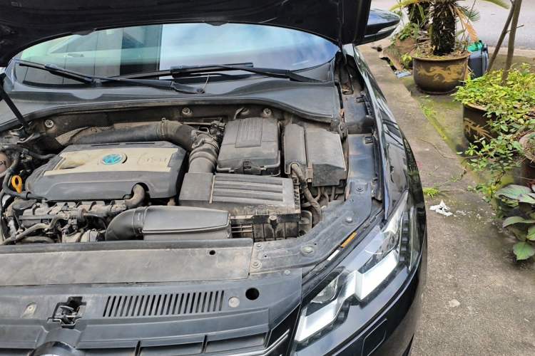 Used Volkswagen Passat 2014 1.8TSI DSG Prestige Edition Engine Bay Left