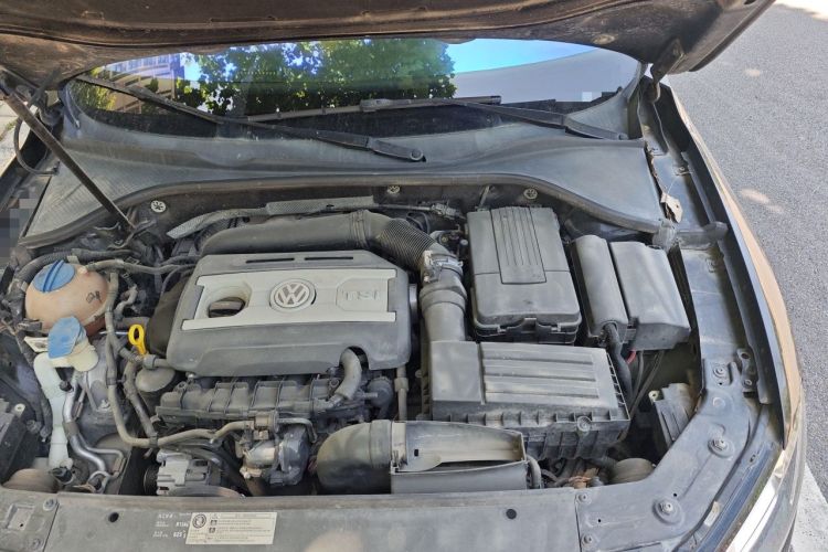 Used Volkswagen Passat 2014 1.8TSI DSG Prestige Edition Engine Bay Left