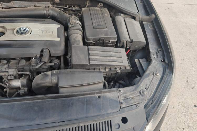 Used Volkswagen Passat 2014 1.8TSI DSG Prestige Edition Engine Bay Left