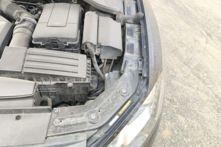 Used Volkswagen Passat 2014 1.8TSI DSG Prestige Navigation Edition Engine Bay Left