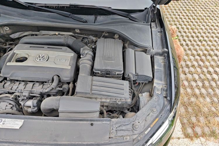 Used Volkswagen Passat 2014 1.8TSI DSG Prestige Edition Engine Bay Left