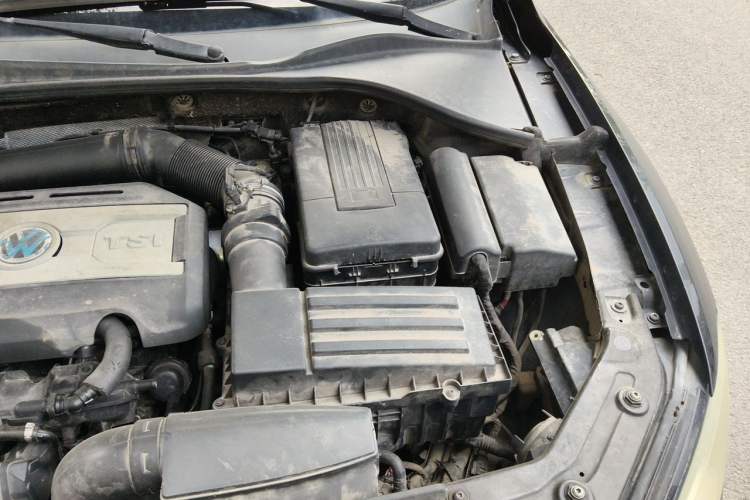 Used Volkswagen Passat 2014 1.8TSI DSG Prestige Edition Engine Bay Left