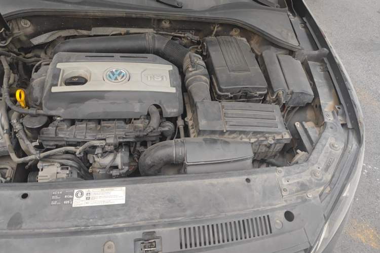 Used Volkswagen Passat 2014 1.8TSI DSG Prestige Edition Engine Bay Left