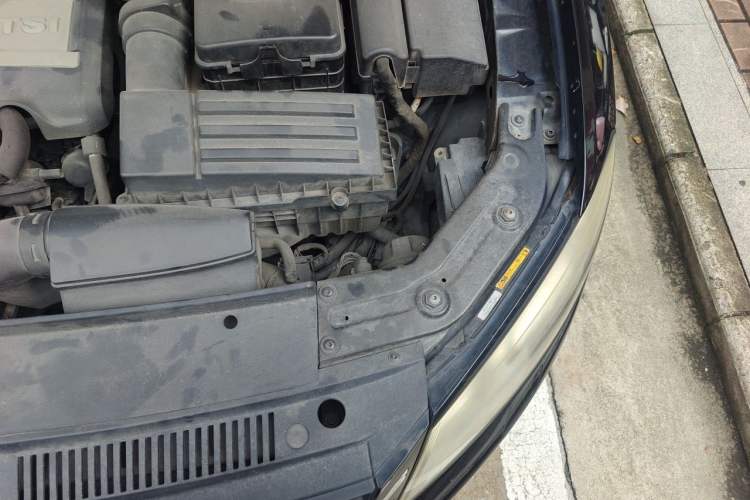 Used Volkswagen Passat 2014 1.8TSI DSG Prestige Edition Engine Bay Left