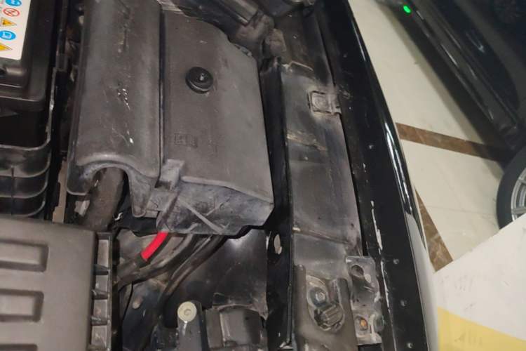 Used Volkswagen Passat 2014 1.8TSI DSG Prestige Edition Engine Bay Left