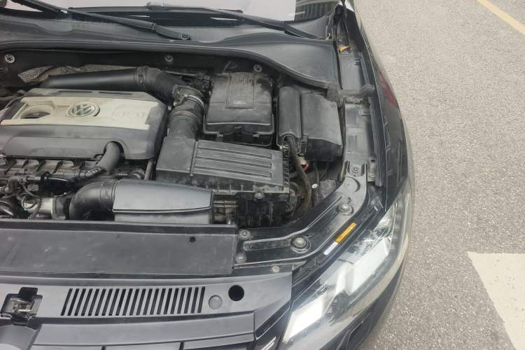 Used Volkswagen Passat 2014 2.0 TSI DSG Ultimate Edition Engine Bay Left