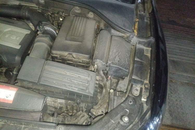 Used Volkswagen Passat 2014 1.8TSI DSG Prestige Edition Engine Bay Left