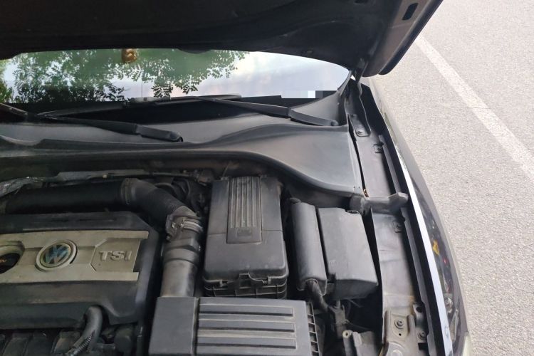 Used Volkswagen Passat 2014 1.8TSI DSG Prestige Edition Engine Bay Left