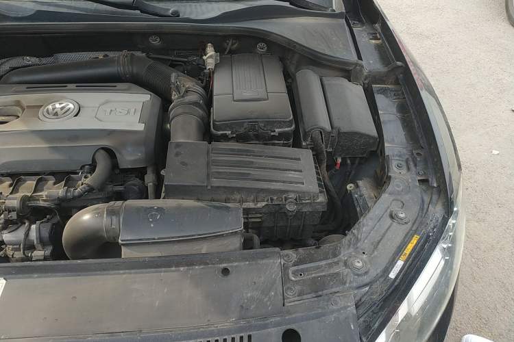 Used Volkswagen Passat 2014 1.8TSI DSG Prestige Edition Engine Bay Left