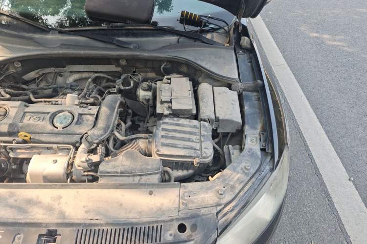 Used Volkswagen Passat 2014 1.4TSI DSG Prestige Edition Engine Bay Left