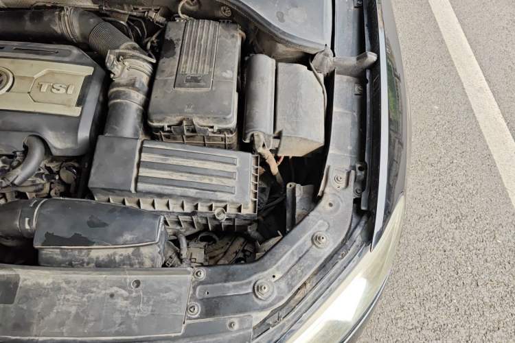 Used Volkswagen Passat 2014 1.8TSI DSG Prestige Edition Engine Bay Left