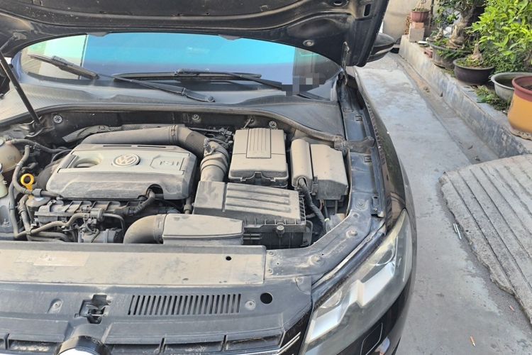 Used Volkswagen Passat 2014 1.8TSI DSG 30th Anniversary Edition Engine Bay Left