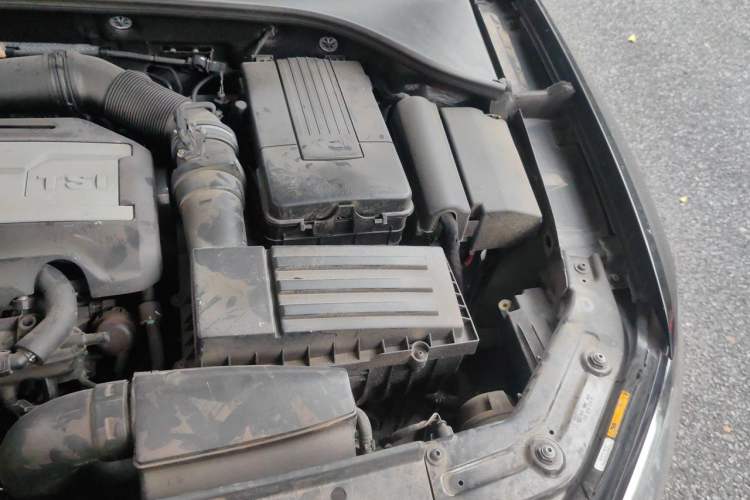 Used Volkswagen Passat 2014 1.8TSI DSG 30th Anniversary Edition Engine Bay Left
