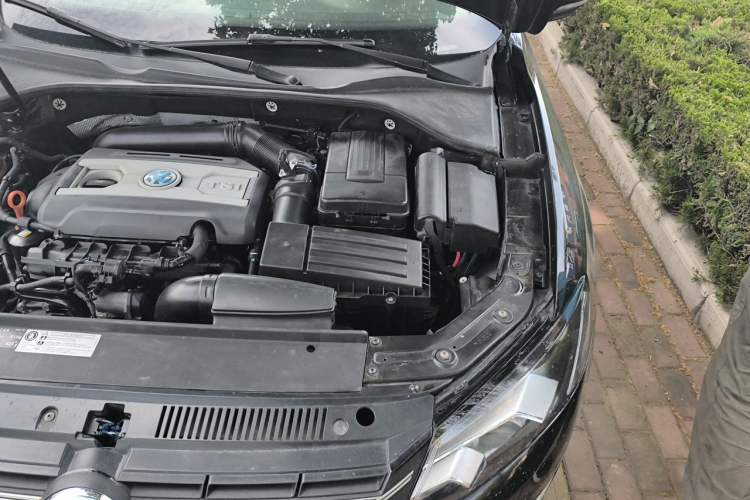 Used Volkswagen Passat 2014 1.8TSI DSG Prestige Edition Engine Bay Left