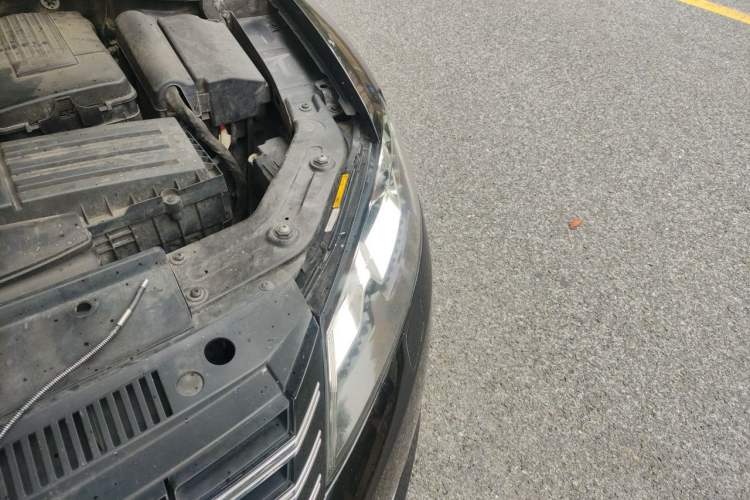 Used Volkswagen Passat 2014 1.8TSI DSG Prestige Edition Engine Bay Left