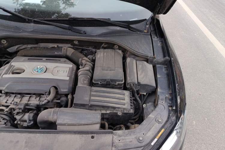 Used Volkswagen Passat 2014 1.8TSI DSG Prestige Navigation Edition Engine Bay Left