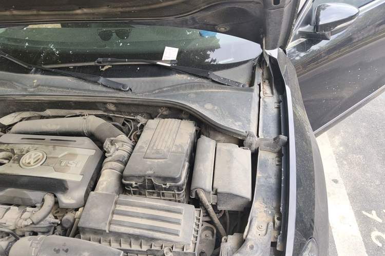 Used Volkswagen Passat 2014 1.8TSI DSG 30th Anniversary Edition Engine Bay Left