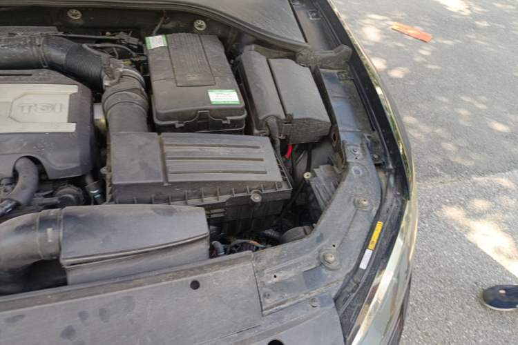 Used Volkswagen Passat 2014 1.8TSI DSG Prestige Edition Engine Bay Left
