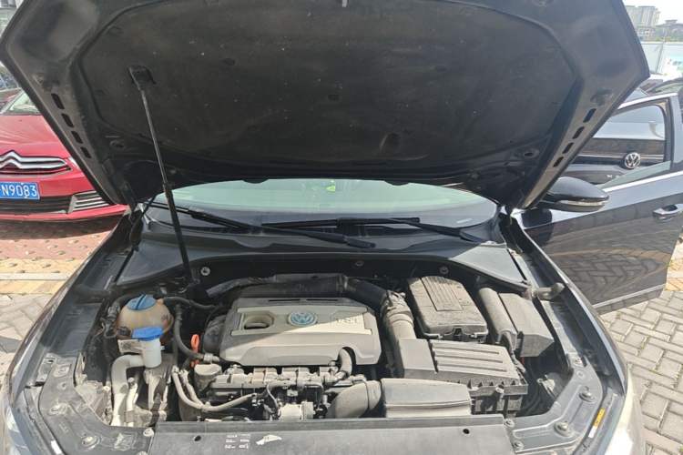 Used Volkswagen Passat 2014 2.0 TSI DSG Prestige Edition Engine Bay
