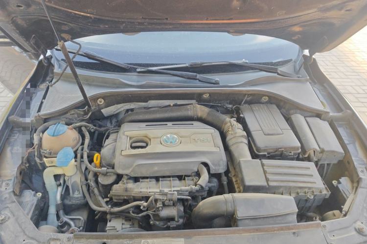 Used Volkswagen Passat 2014 1.8TSI DSG Prestige Edition Engine Bay