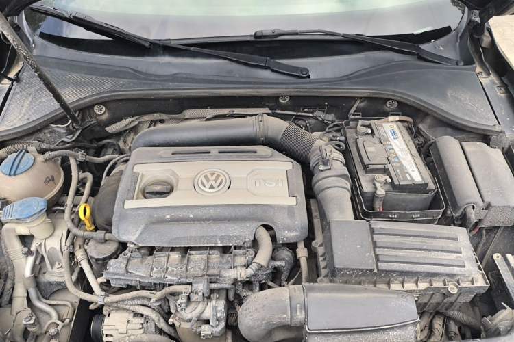 Used Volkswagen Passat 2014 1.8TSI DSG Prestige Edition Engine Bay