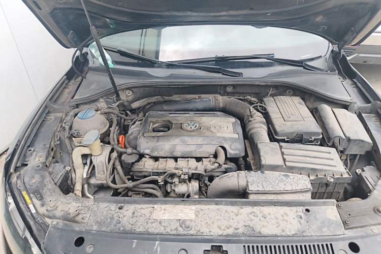 Used Volkswagen Passat 2014 1.8TSI DSG Prestige Edition Engine Bay